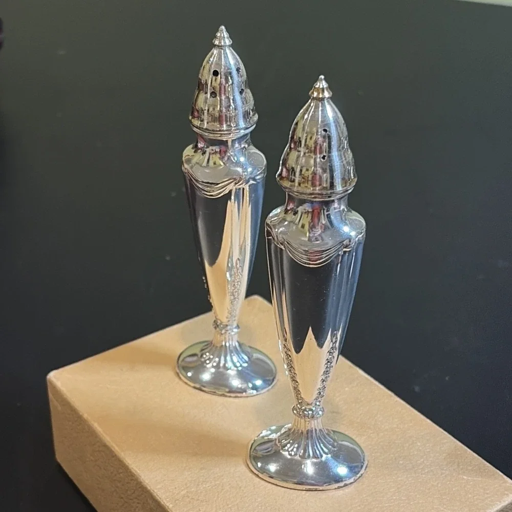 La France Reg Silver Plated 616 Salt & Pepper Shakers EUC Made In USA